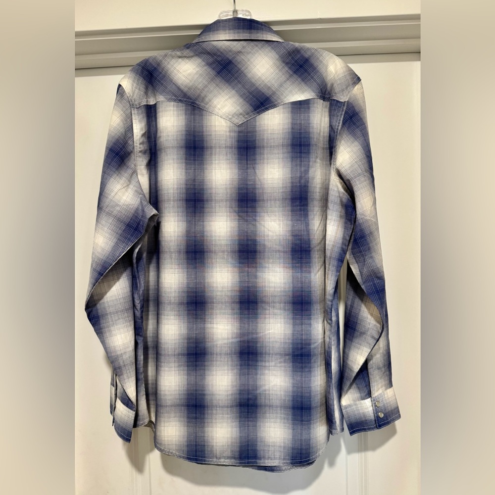 Wrangler Women’s Blue Plaid Pearl Snap Western Shirt NWOT - Picture 2 of 11